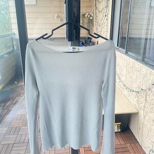 Uniqlo Light Gray Ribbed Long Sleeve Top